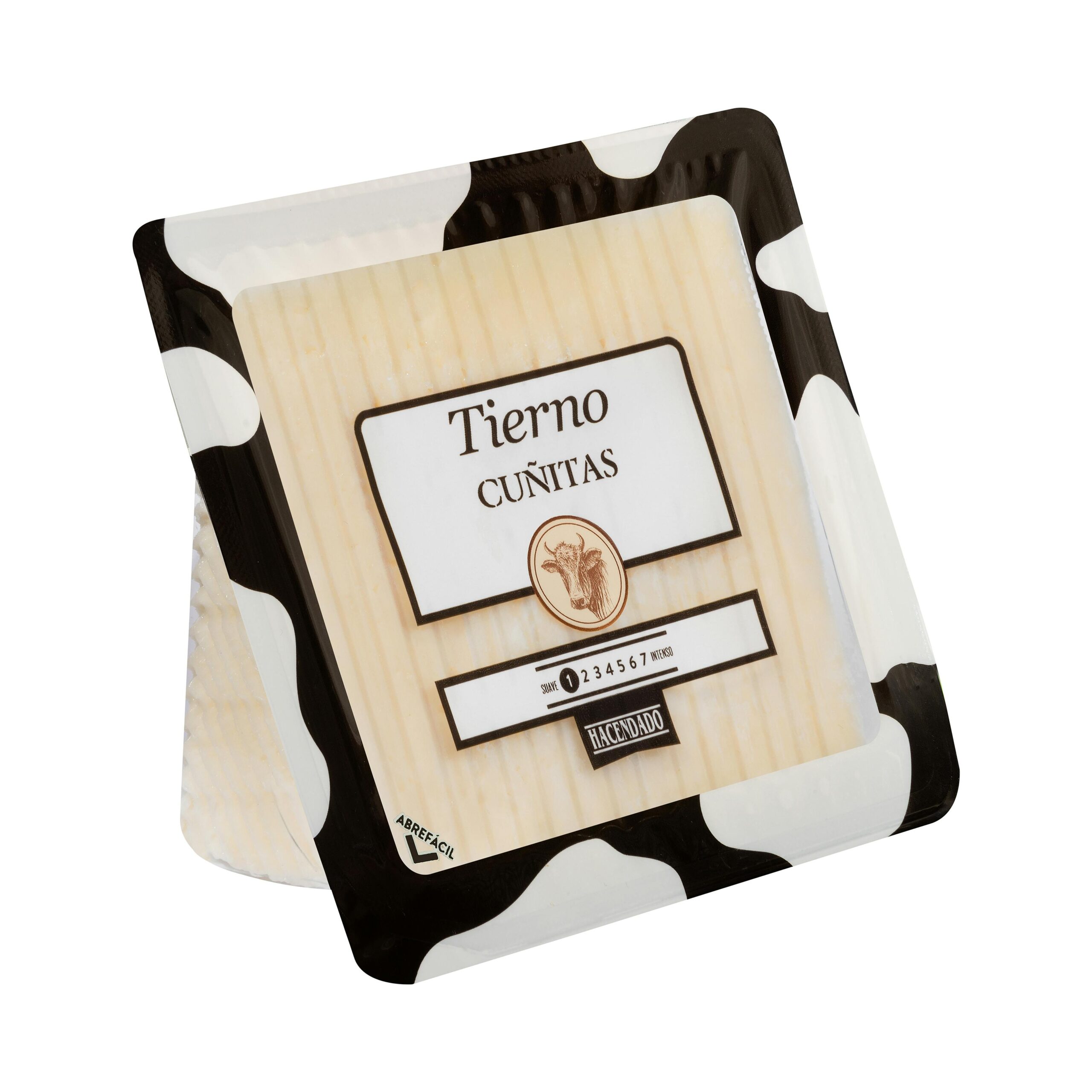Queso tierno de vaca cortado en cuñitas